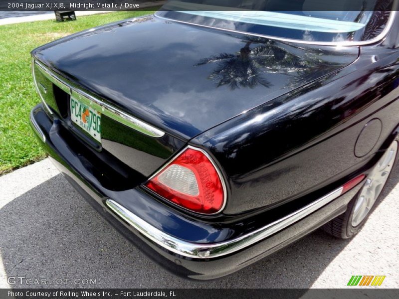 Midnight Metallic / Dove 2004 Jaguar XJ XJ8
