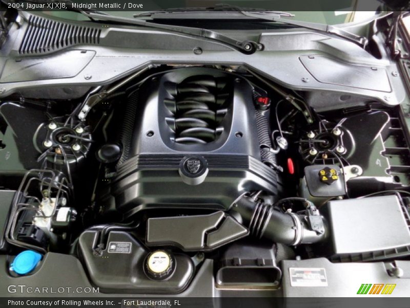  2004 XJ XJ8 Engine - 4.2 Liter DOHC 32-Valve V8