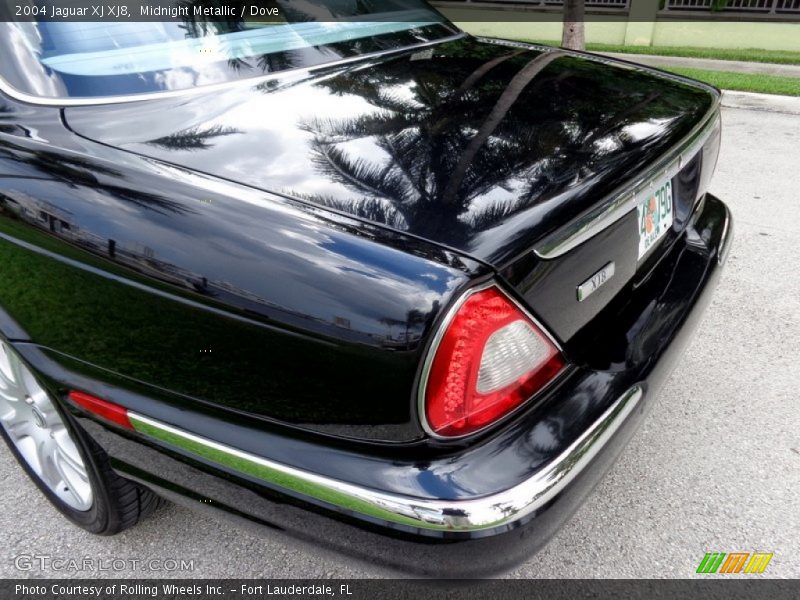 Midnight Metallic / Dove 2004 Jaguar XJ XJ8