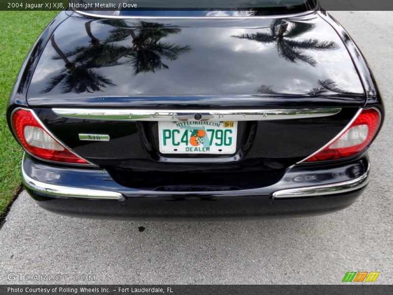 Midnight Metallic / Dove 2004 Jaguar XJ XJ8