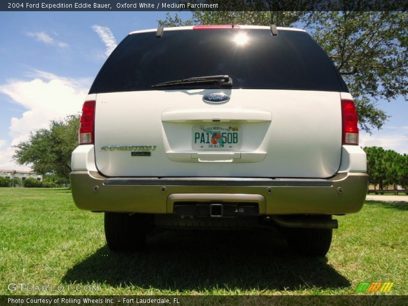 Oxford White / Medium Parchment 2004 Ford Expedition Eddie Bauer