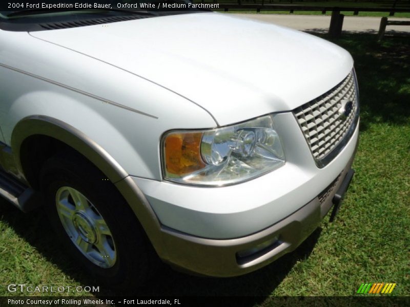 Oxford White / Medium Parchment 2004 Ford Expedition Eddie Bauer