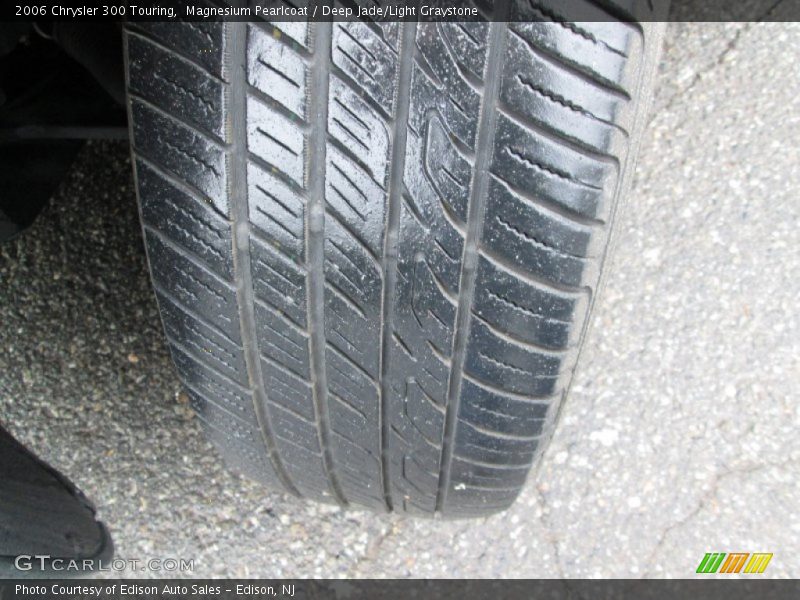 Magnesium Pearlcoat / Deep Jade/Light Graystone 2006 Chrysler 300 Touring