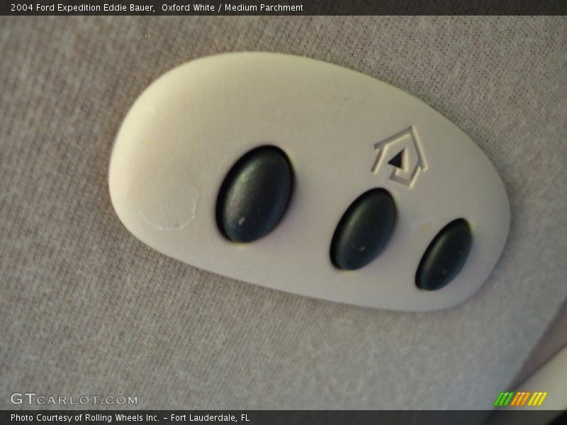 Oxford White / Medium Parchment 2004 Ford Expedition Eddie Bauer