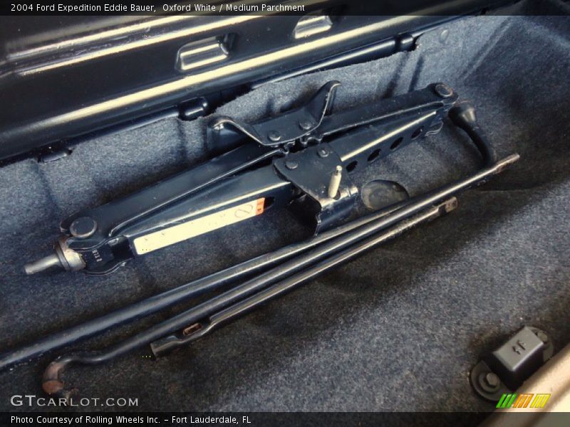 Oxford White / Medium Parchment 2004 Ford Expedition Eddie Bauer