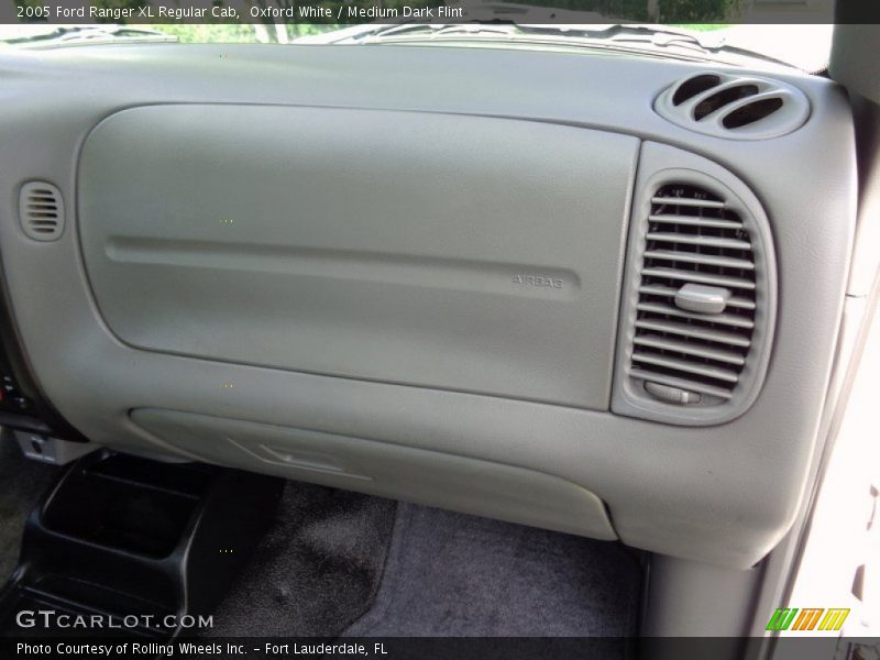 Oxford White / Medium Dark Flint 2005 Ford Ranger XL Regular Cab