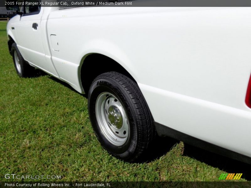 Oxford White / Medium Dark Flint 2005 Ford Ranger XL Regular Cab