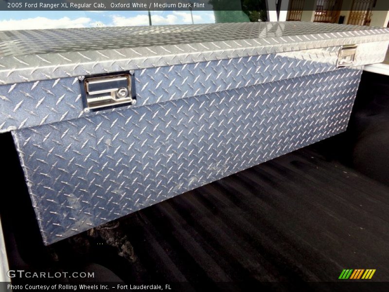 Oxford White / Medium Dark Flint 2005 Ford Ranger XL Regular Cab