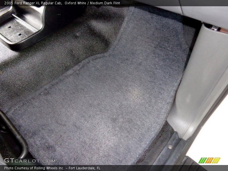 Oxford White / Medium Dark Flint 2005 Ford Ranger XL Regular Cab