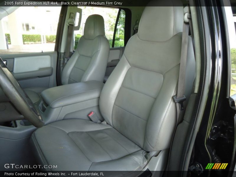 Black Clearcoat / Medium Flint Grey 2005 Ford Expedition XLT 4x4