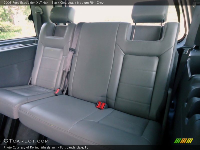 Black Clearcoat / Medium Flint Grey 2005 Ford Expedition XLT 4x4