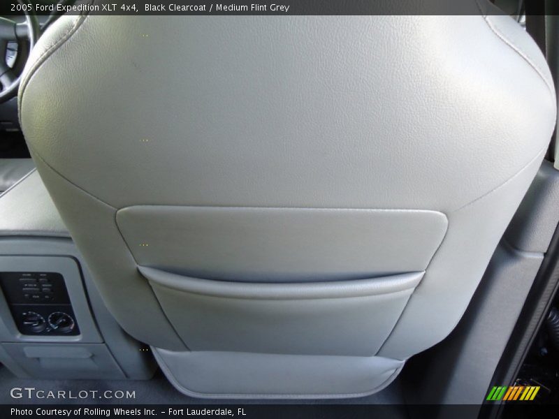 Black Clearcoat / Medium Flint Grey 2005 Ford Expedition XLT 4x4