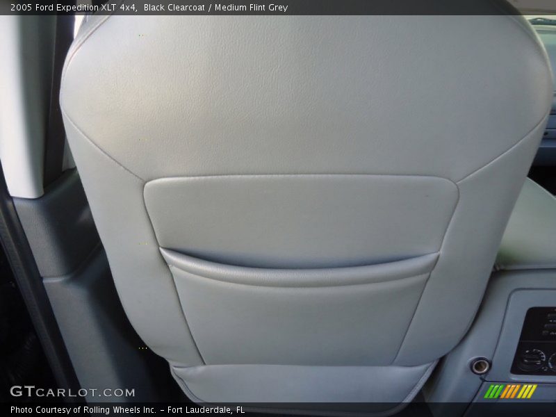 Black Clearcoat / Medium Flint Grey 2005 Ford Expedition XLT 4x4