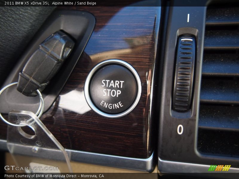Alpine White / Sand Beige 2011 BMW X5 xDrive 35i