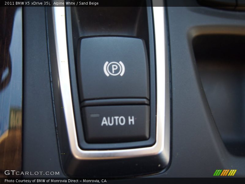 Alpine White / Sand Beige 2011 BMW X5 xDrive 35i