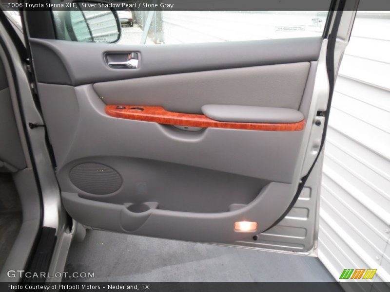 Silver Shadow Pearl / Stone Gray 2006 Toyota Sienna XLE
