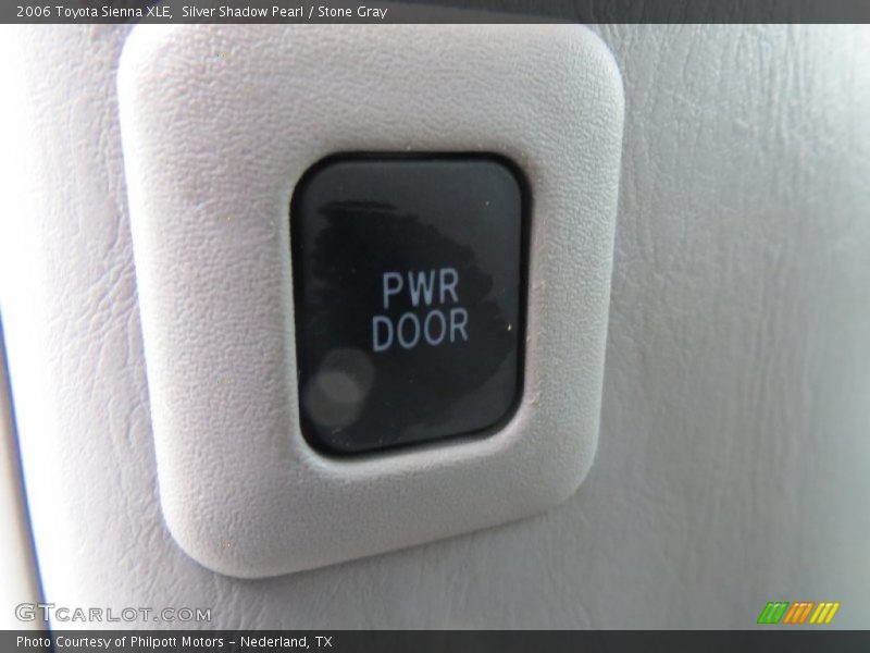 Silver Shadow Pearl / Stone Gray 2006 Toyota Sienna XLE