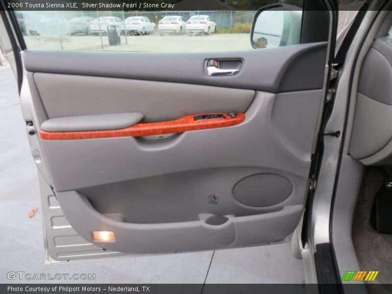 Silver Shadow Pearl / Stone Gray 2006 Toyota Sienna XLE