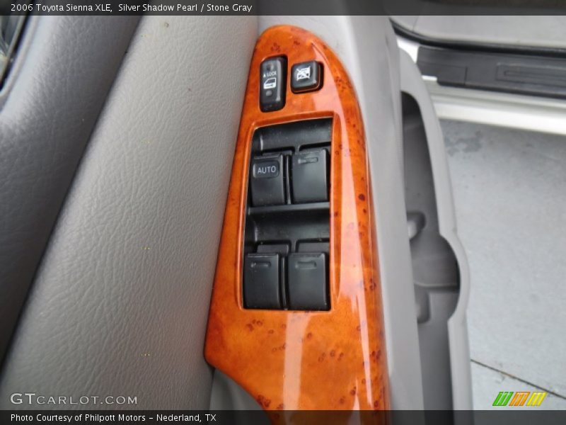 Silver Shadow Pearl / Stone Gray 2006 Toyota Sienna XLE