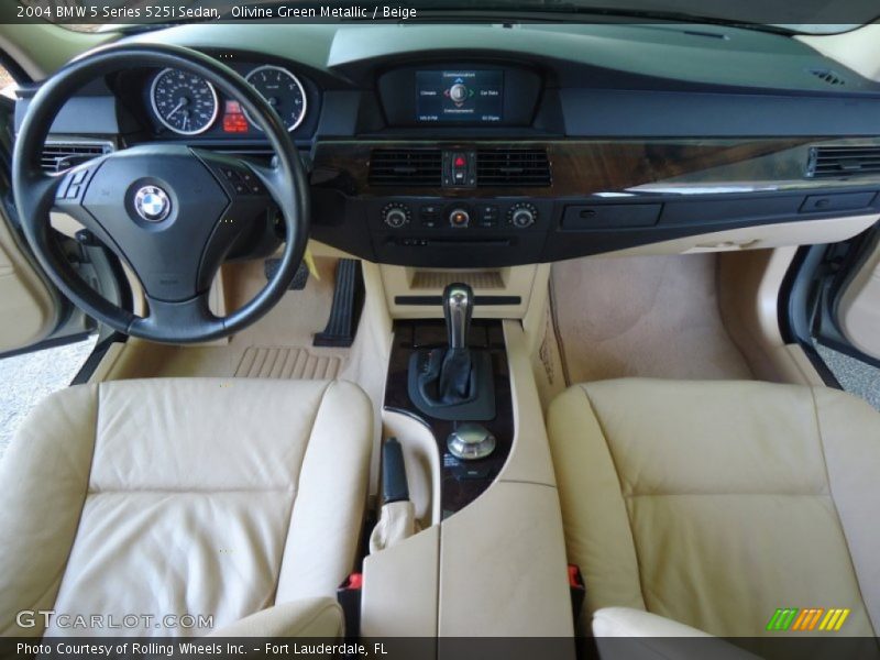 Dashboard of 2004 5 Series 525i Sedan