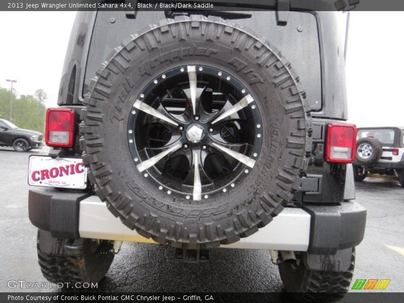 Black / Black/Dark Saddle 2013 Jeep Wrangler Unlimited Sahara 4x4