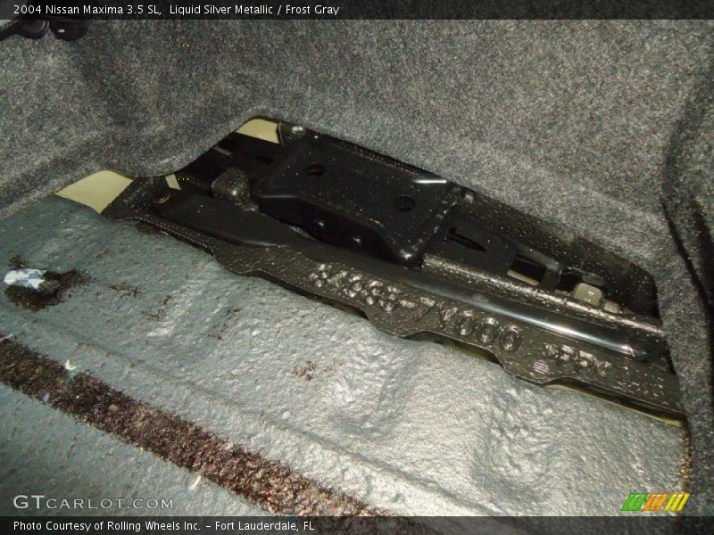 Liquid Silver Metallic / Frost Gray 2004 Nissan Maxima 3.5 SL