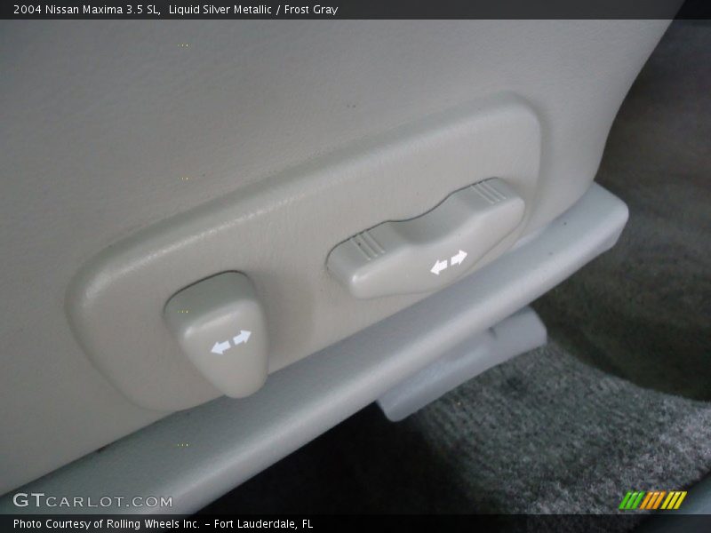 Liquid Silver Metallic / Frost Gray 2004 Nissan Maxima 3.5 SL