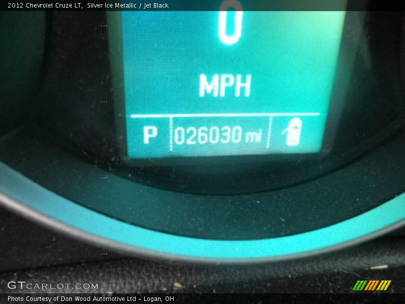 Silver Ice Metallic / Jet Black 2012 Chevrolet Cruze LT