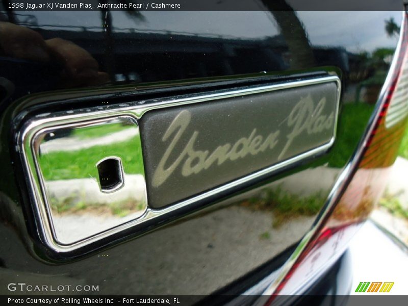 Anthracite Pearl / Cashmere 1998 Jaguar XJ Vanden Plas