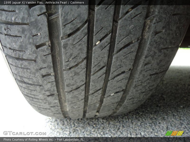 Anthracite Pearl / Cashmere 1998 Jaguar XJ Vanden Plas