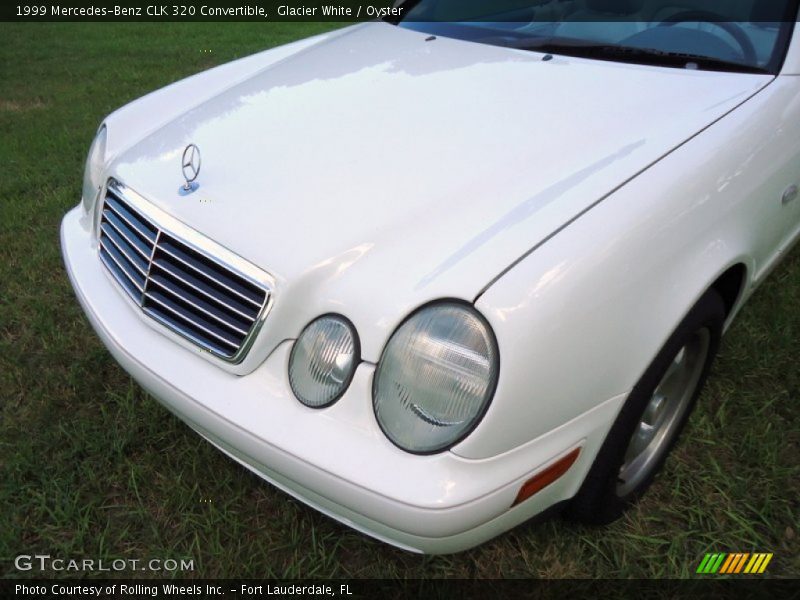 Glacier White / Oyster 1999 Mercedes-Benz CLK 320 Convertible