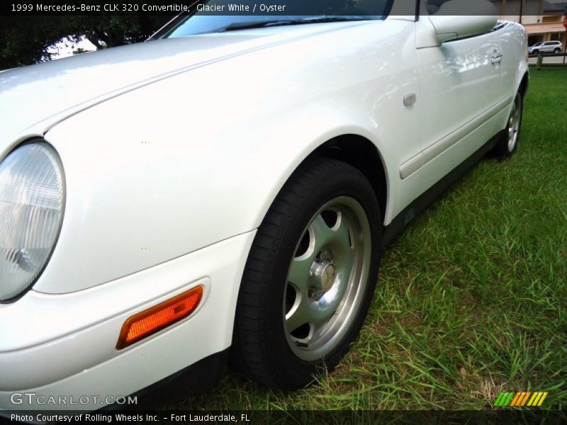 Glacier White / Oyster 1999 Mercedes-Benz CLK 320 Convertible