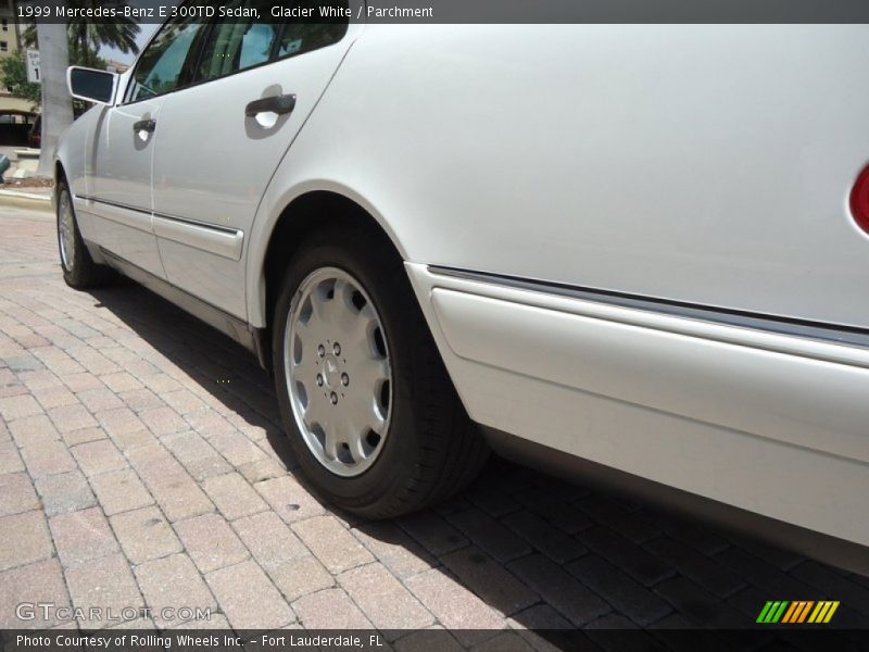 Glacier White / Parchment 1999 Mercedes-Benz E 300TD Sedan