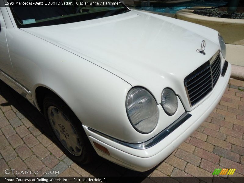 Glacier White / Parchment 1999 Mercedes-Benz E 300TD Sedan