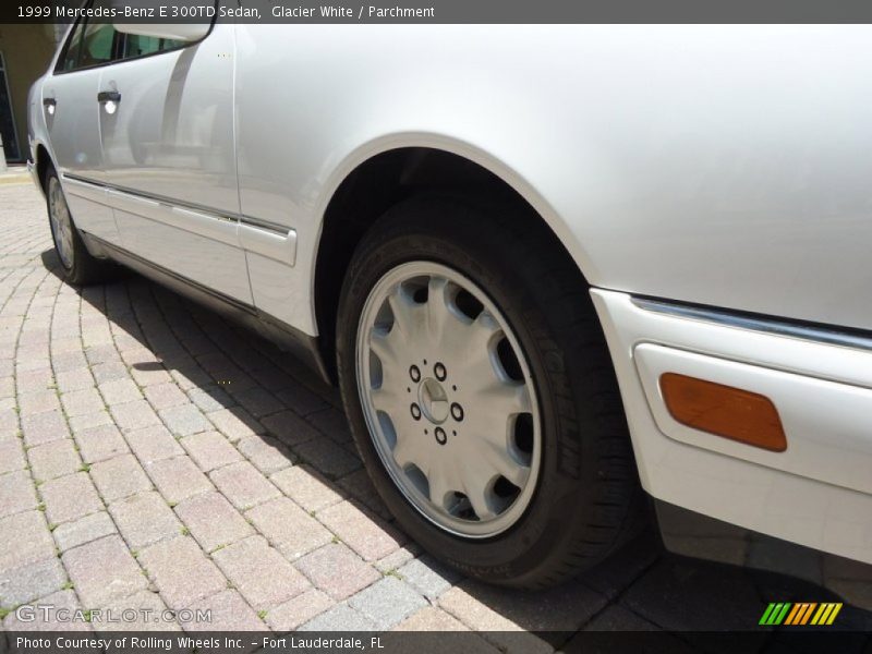 Glacier White / Parchment 1999 Mercedes-Benz E 300TD Sedan