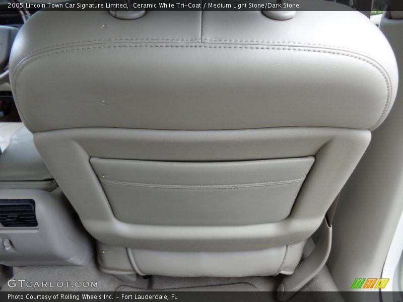 Ceramic White Tri-Coat / Medium Light Stone/Dark Stone 2005 Lincoln Town Car Signature Limited