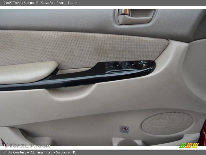Salsa Red Pearl / Taupe 2005 Toyota Sienna LE
