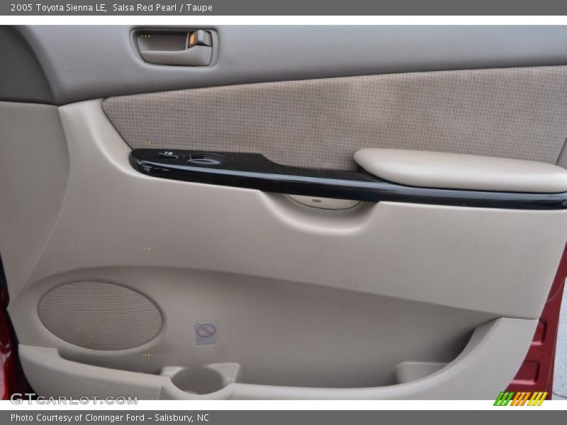 Salsa Red Pearl / Taupe 2005 Toyota Sienna LE