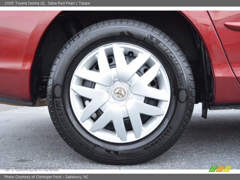 Salsa Red Pearl / Taupe 2005 Toyota Sienna LE