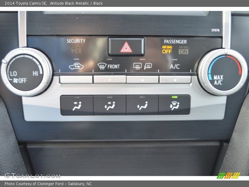 Attitude Black Metallic / Black 2014 Toyota Camry SE
