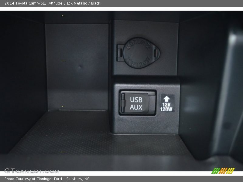 Attitude Black Metallic / Black 2014 Toyota Camry SE