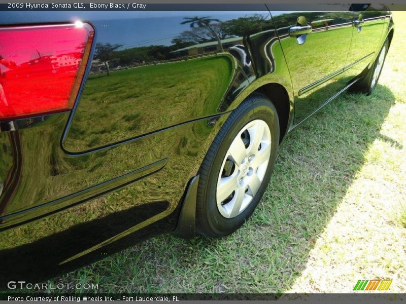 Ebony Black / Gray 2009 Hyundai Sonata GLS