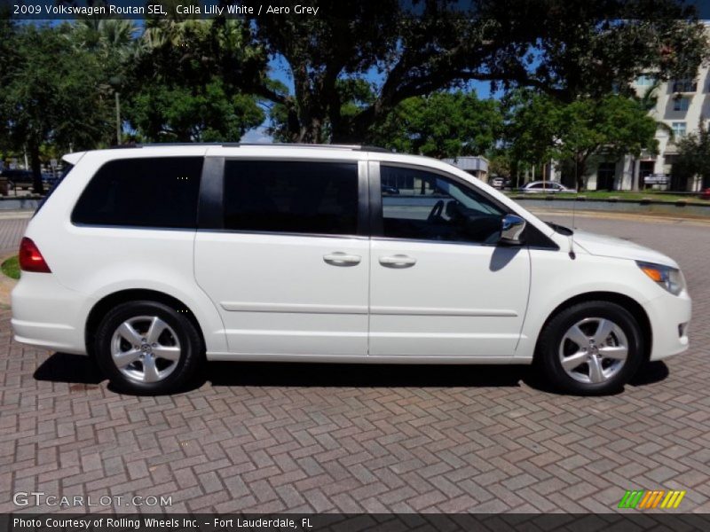 Calla Lilly White / Aero Grey 2009 Volkswagen Routan SEL