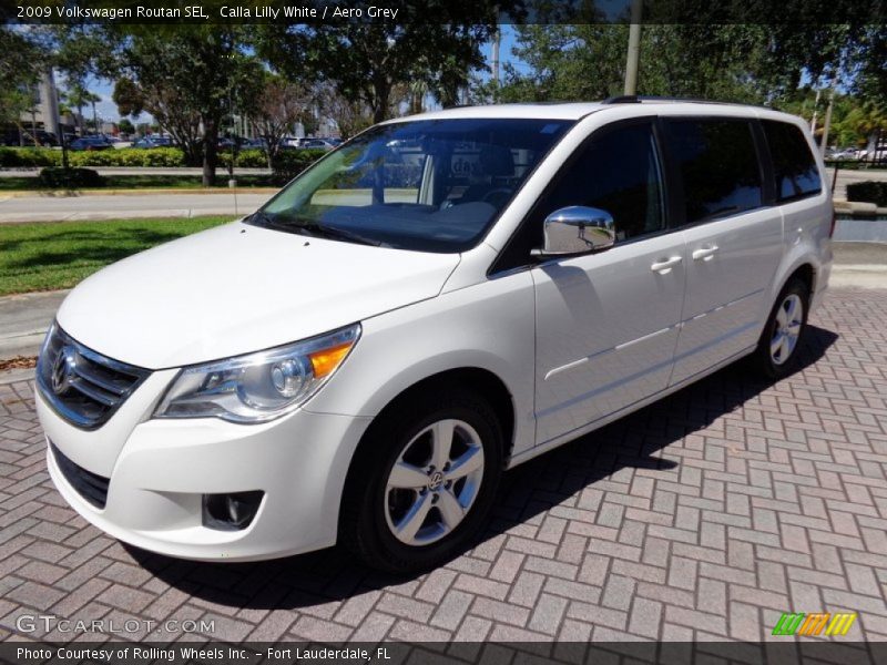 Calla Lilly White / Aero Grey 2009 Volkswagen Routan SEL