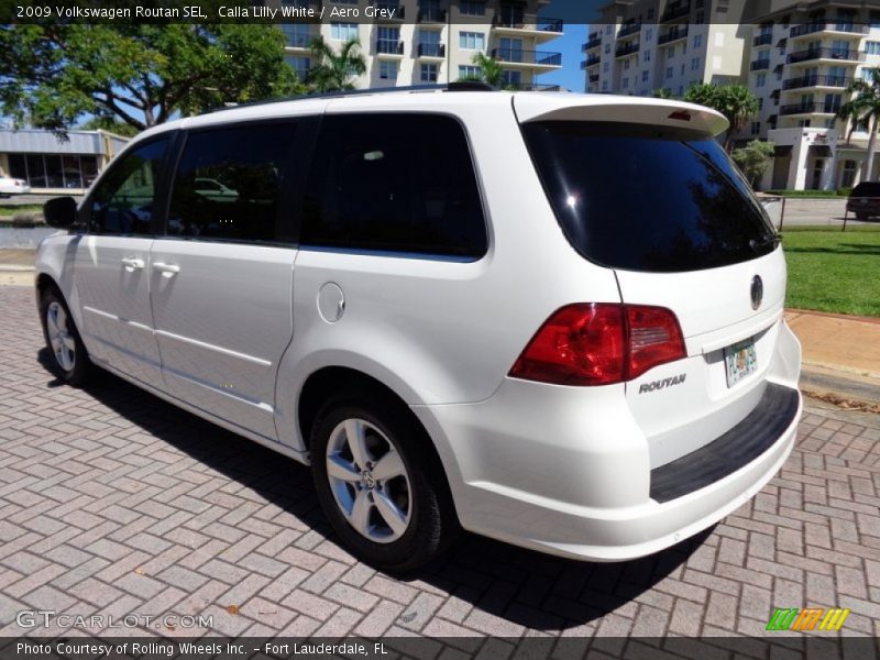 Calla Lilly White / Aero Grey 2009 Volkswagen Routan SEL