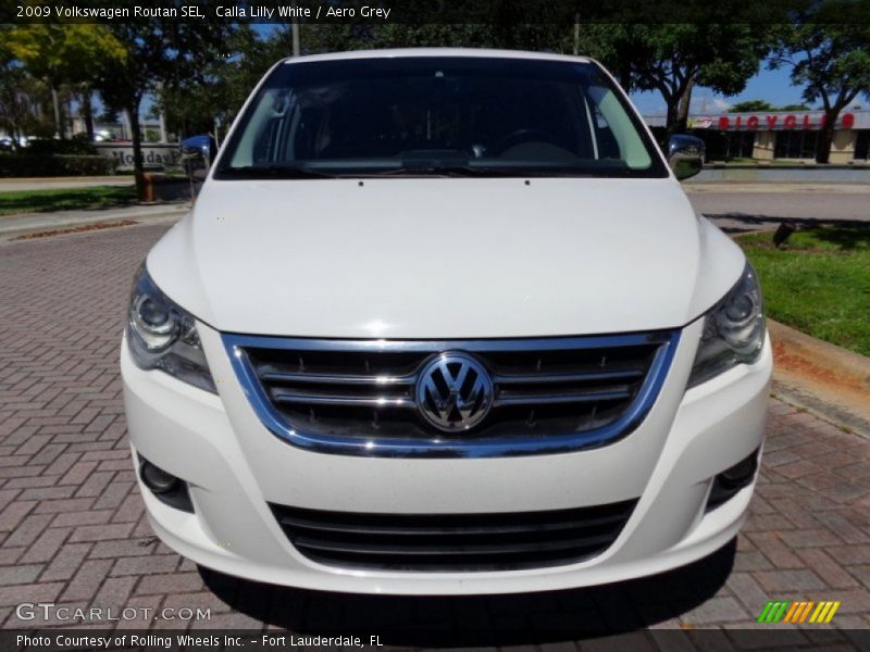 Calla Lilly White / Aero Grey 2009 Volkswagen Routan SEL