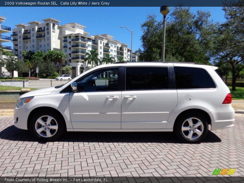 Calla Lilly White / Aero Grey 2009 Volkswagen Routan SEL