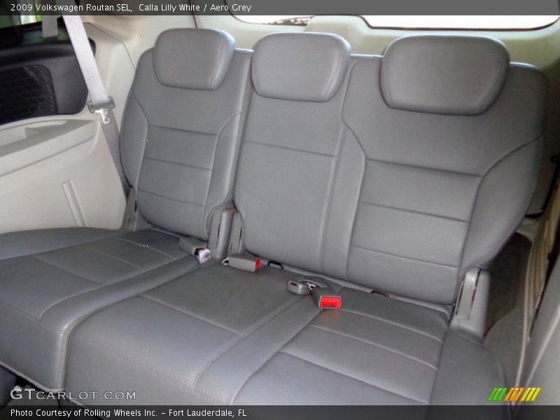 Calla Lilly White / Aero Grey 2009 Volkswagen Routan SEL