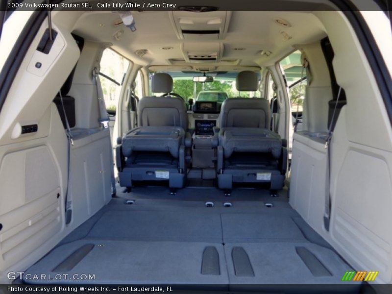 Calla Lilly White / Aero Grey 2009 Volkswagen Routan SEL
