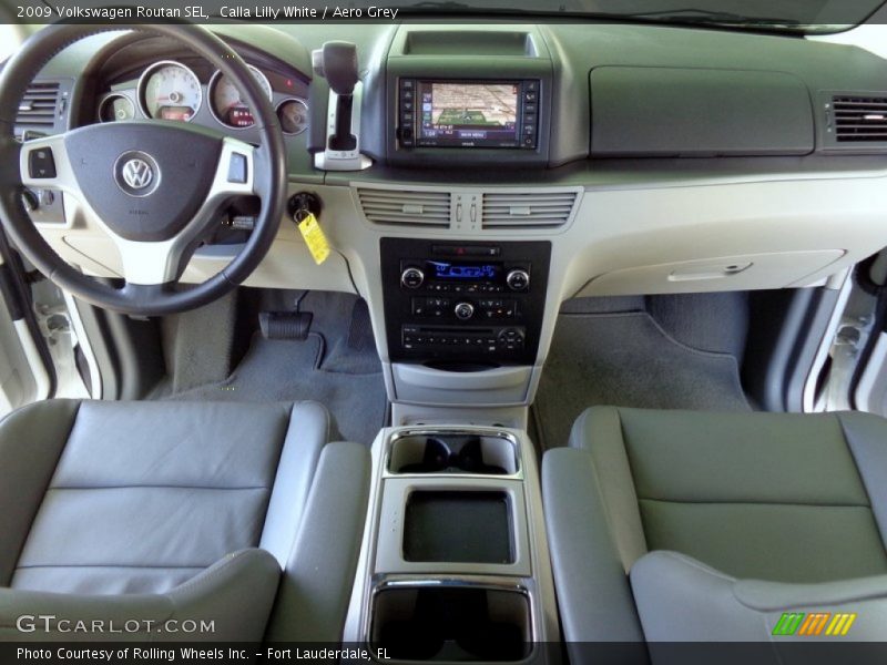 Calla Lilly White / Aero Grey 2009 Volkswagen Routan SEL